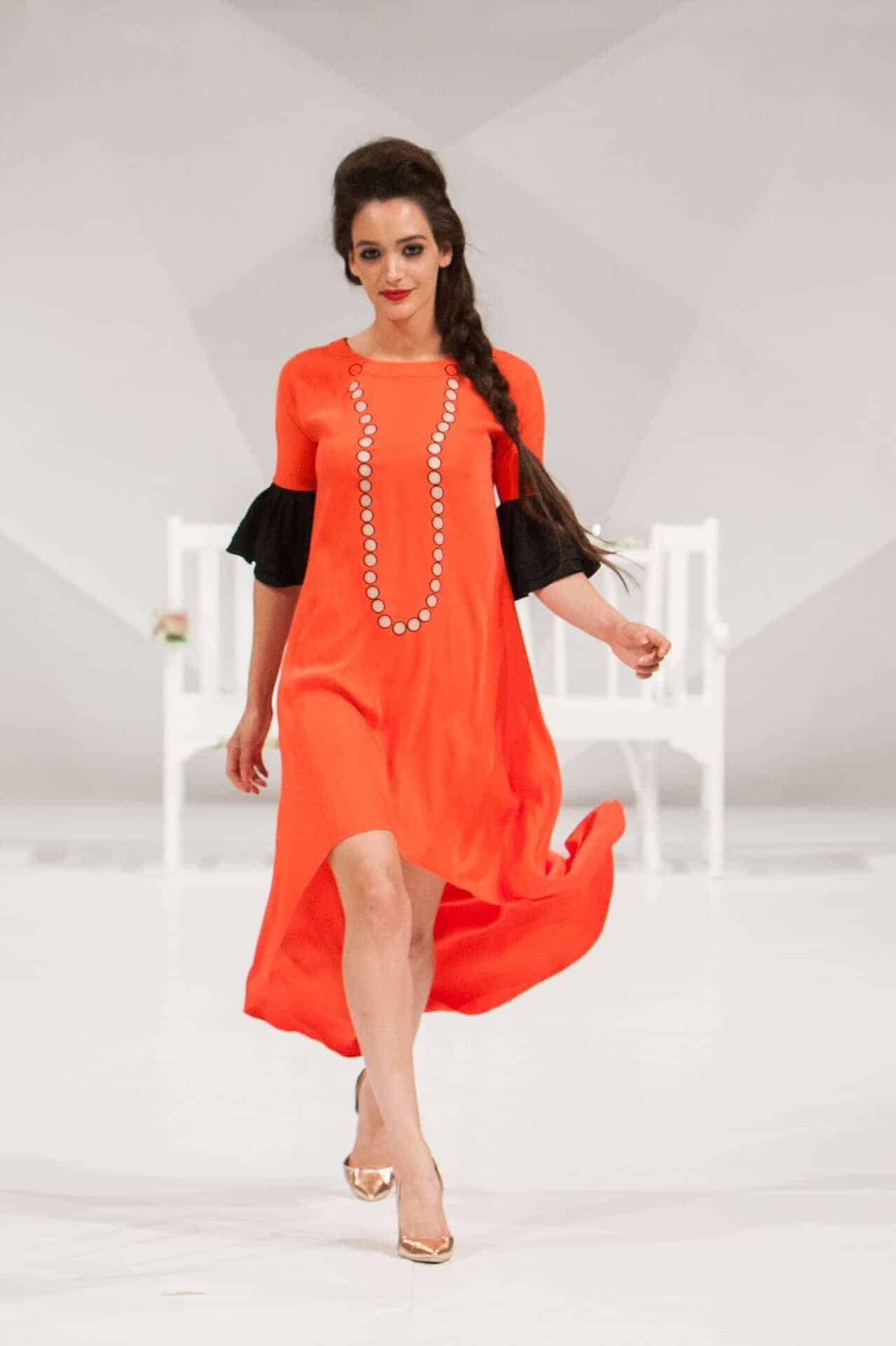 fashion-show-1746599_1920