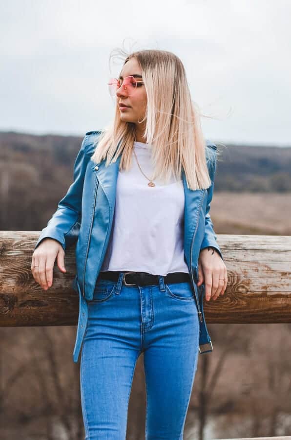 girl-blue-jeans-clothing-white-denim-1587951-pxhere.com (1)