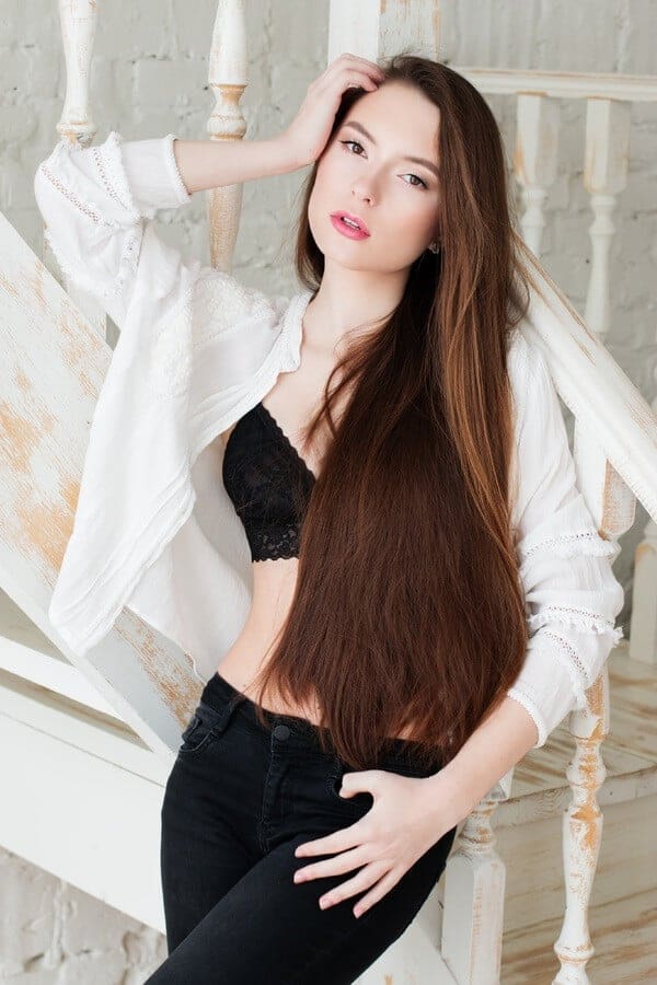 girl-hair-white-photography-leg-portrait-1171650-pxhere.com (1)