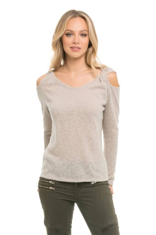 girl-woman-female-standing-fashion-clothing-527808-pxhere.com (1)